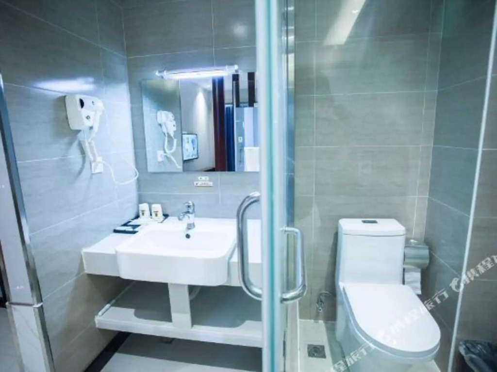 Фуян: Super 8 Hotel (Guanzhong Xincun store, Yingshang Yingbin Avenue)