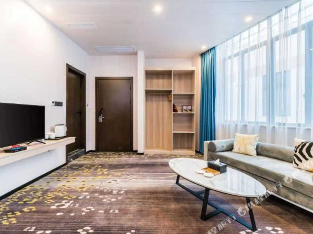 Чжаоцин: Bo'erte Business Hotel