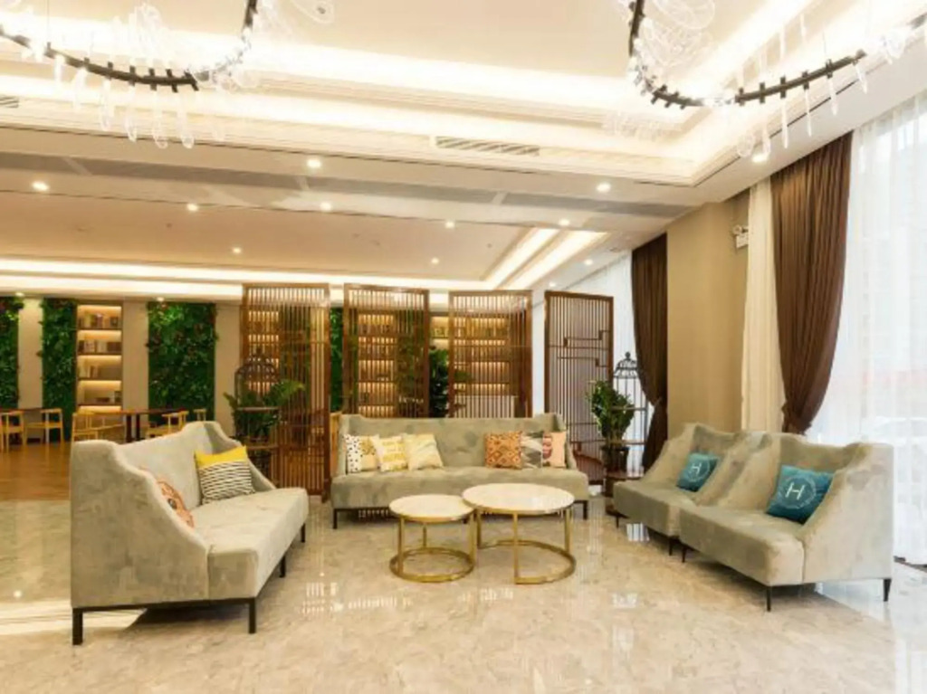 Чжаоцин: Bo'erte Business Hotel