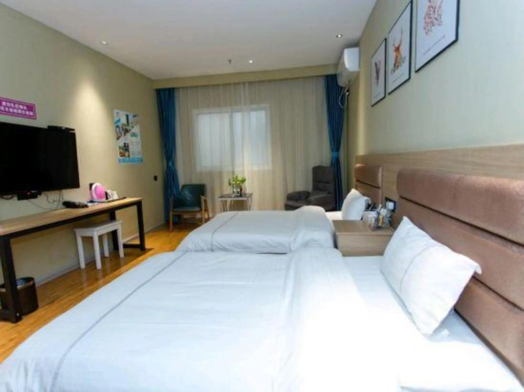 Баоцзи: Baoji Haoting Film Hotel