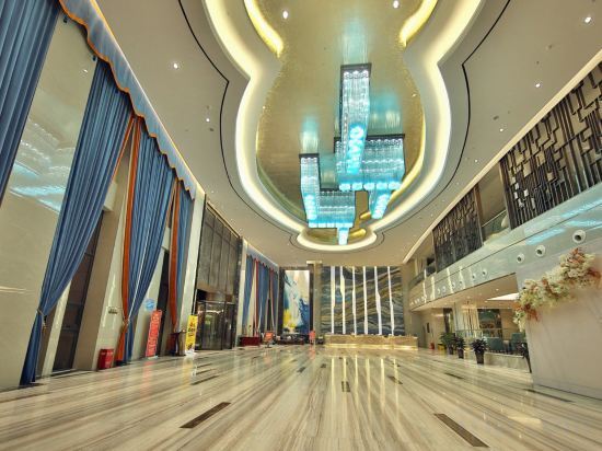 Лешан: Zijing International Hotel