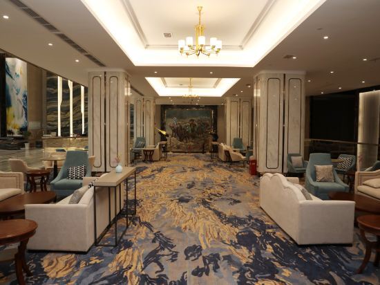 Лешан: Zijing International Hotel