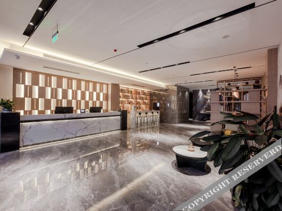 Чжэнчжоу: Yihai Hotel (Zhengzhou  Longhu jinyi City Shopping Center store)