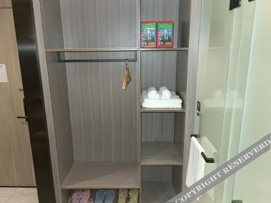 Чжэнчжоу: Yihai Hotel (Zhengzhou  Longhu jinyi City Shopping Center store)