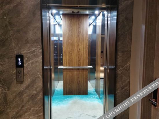Чжэнчжоу: Yihai Hotel (Zhengzhou  Longhu jinyi City Shopping Center store)