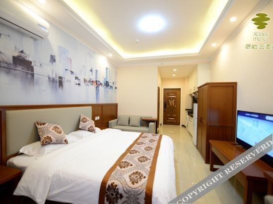 Шэньян: Park Cloud Hotel (Shenyang Conservatory of music store)