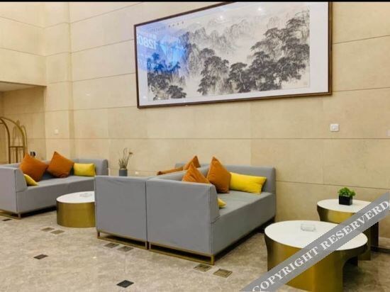 Шэньян: Park Cloud Hotel (Shenyang Conservatory of music store)