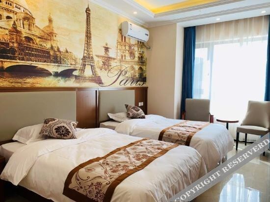 Шэньян: Park Cloud Hotel (Shenyang Conservatory of music store)