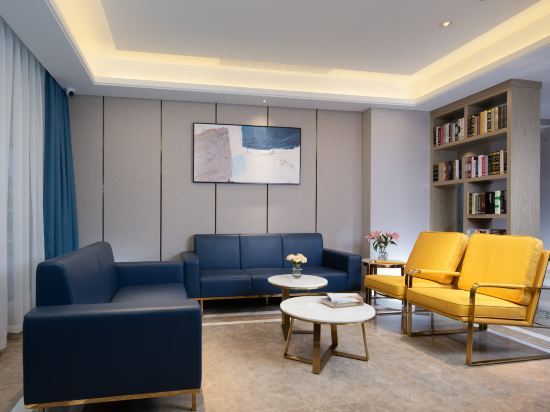 Хэчжоу: Kyriad Marvelous Hotel (Hezhou Wanda Plaza)
