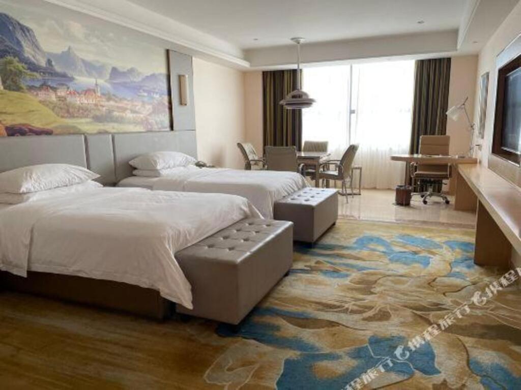 Ичан: Vienna Hotel