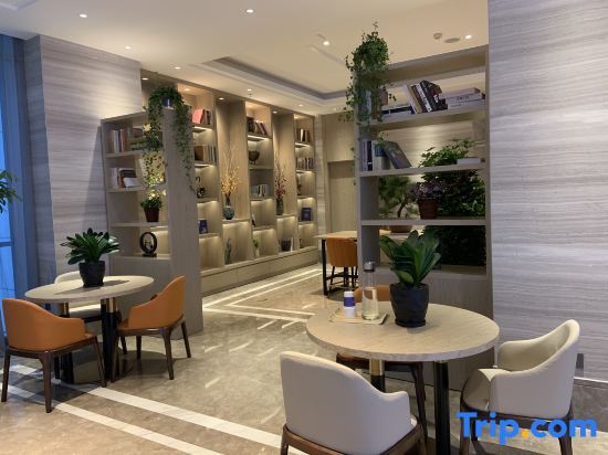 Чжэнчжоу: Kyriad Hotel Zhengzhou High Speed Railway East Station