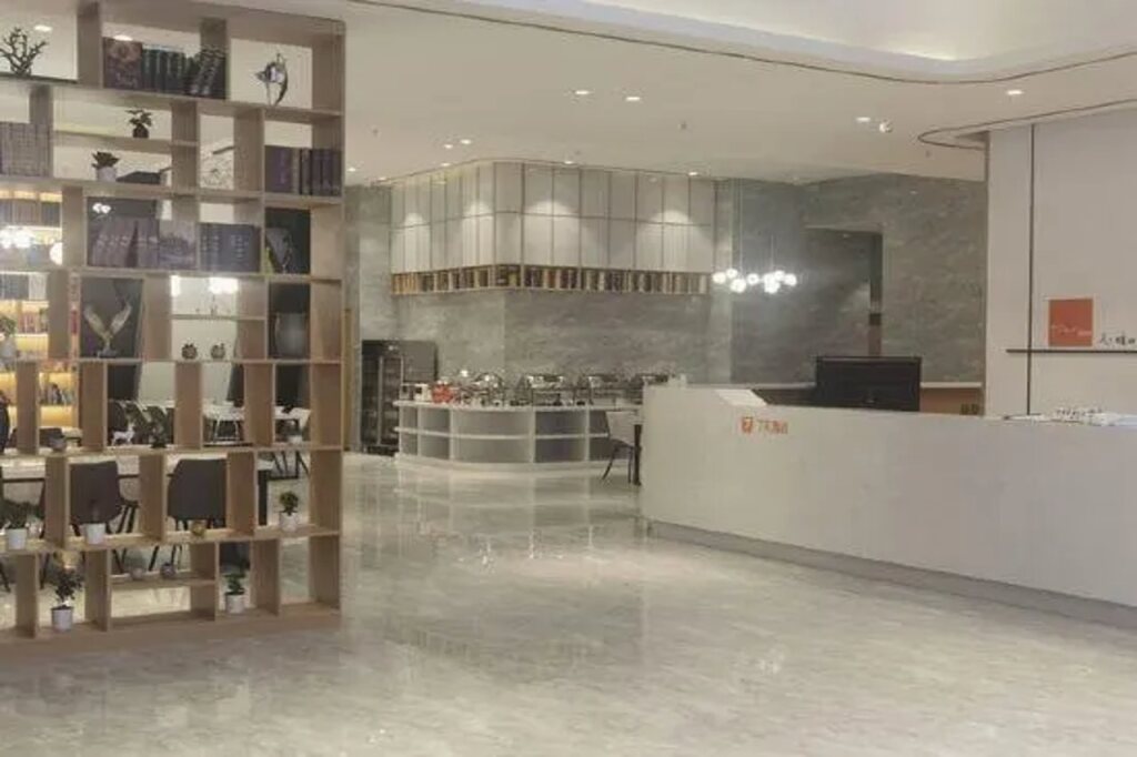 Чунцин: 7 Days Inn Chongqing Liangping South Station high-speed railway station Branch