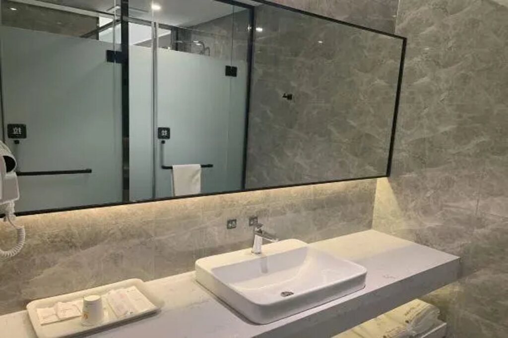 Чунцин: 7 Days Inn Chongqing Liangping South Station high-speed railway station Branch
