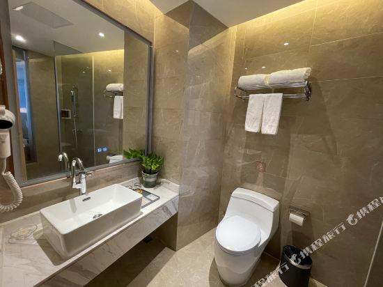 Юньфу: Vienna Classic Hotel (Xinxing Yanjiang South Road)