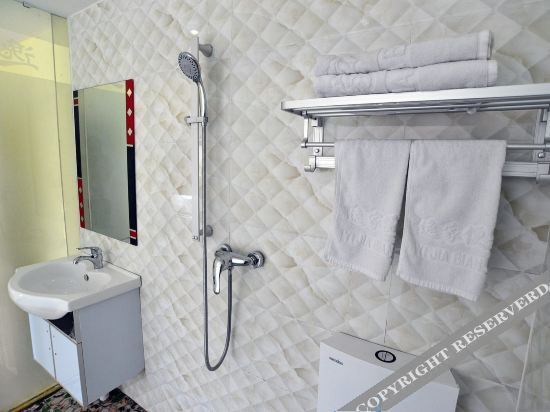 Наньнин: Yijia Express Hotel