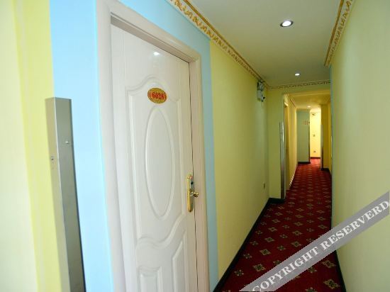 Наньнин: Yijia Express Hotel