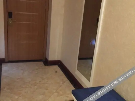 Чжэнчжоу: Zhengzhou Xinyun Hotel (Xinzheng Xiasi College)