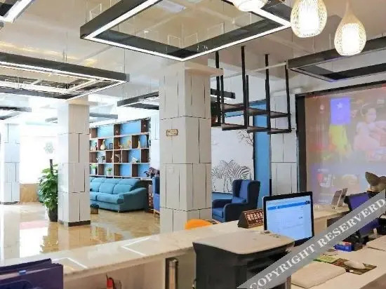 Чжэнчжоу: Zhengzhou Xinyun Hotel (Xinzheng Xiasi College)