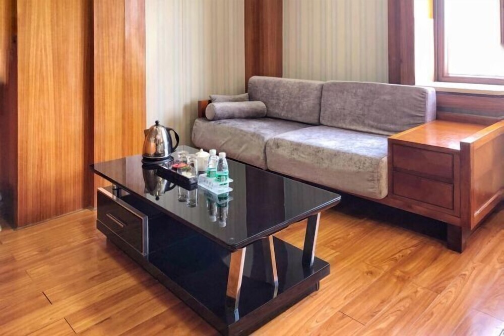 Янгиианг: Shibazi Hotel