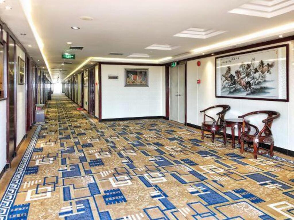 Янгиианг: Shibazi Hotel