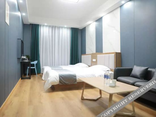 Аньцин: Wangjiang Bantang Theme Hotel
