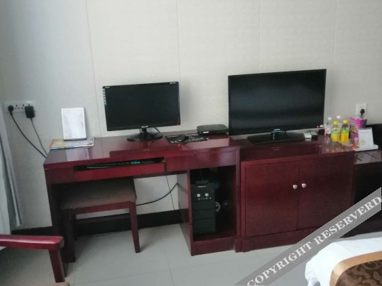 Сяньян: Xunyi cinema business hotel