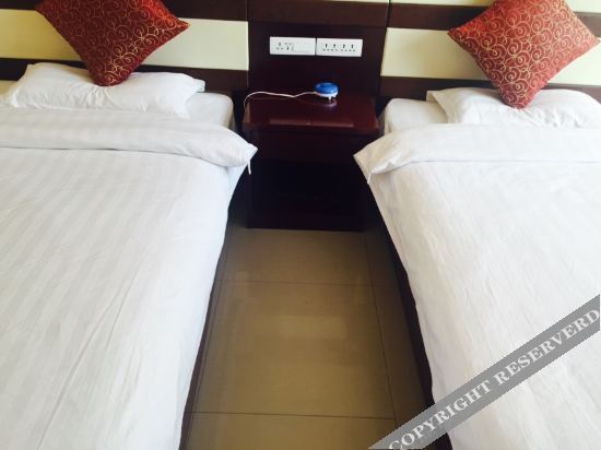 Сяньян: Xunyi cinema business hotel