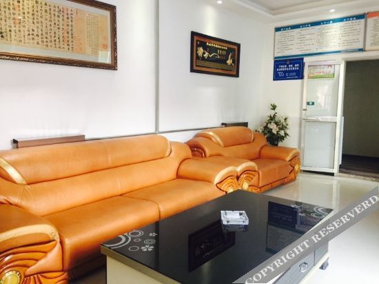 Сяньян: Xunyi cinema business hotel