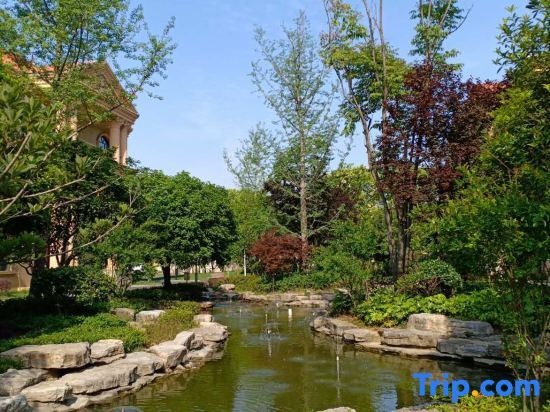 Йиян: Daims Garden Hotel Dechang Park