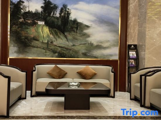 Сянси: Elong Yiyun Hotel (Xiangxi Baojing Branch)
