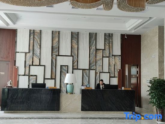 Сянси: Elong Yiyun Hotel (Xiangxi Baojing Branch)