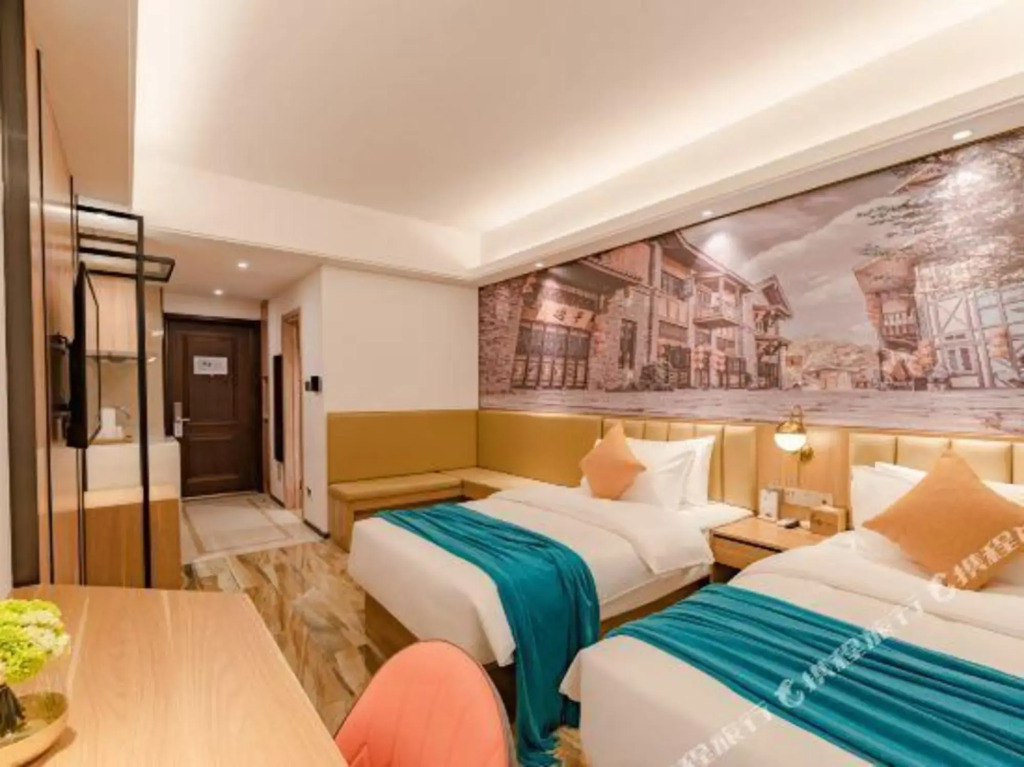 Чжэнчжоу: Le Ju Hotel(Zhengzhou Diehu Park Riverside Metro Station)