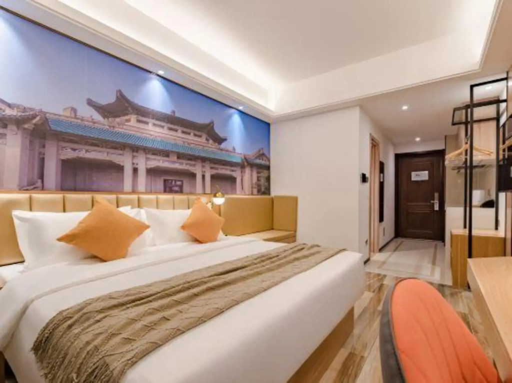 Чжэнчжоу: Le Ju Hotel(Zhengzhou Diehu Park Riverside Metro Station)