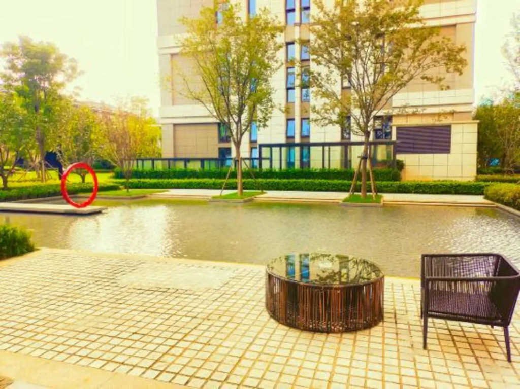 Чжэнчжоу: Le Ju Hotel(Zhengzhou Diehu Park Riverside Metro Station)