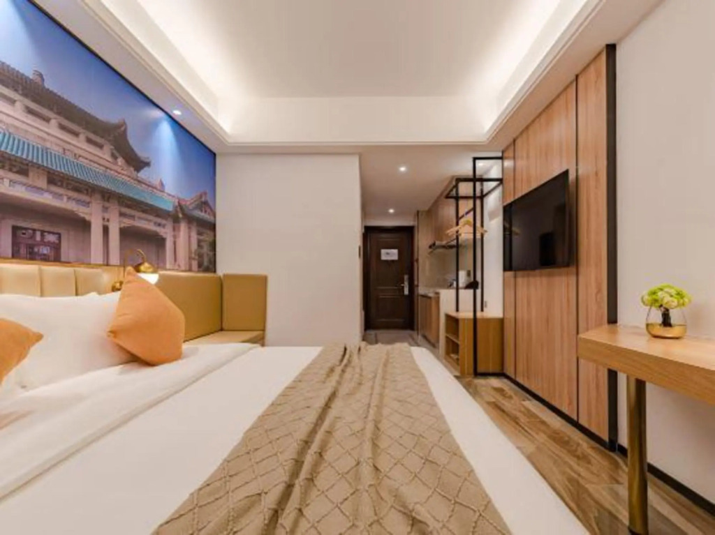Чжэнчжоу: Le Ju Hotel(Zhengzhou Diehu Park Riverside Metro Station)