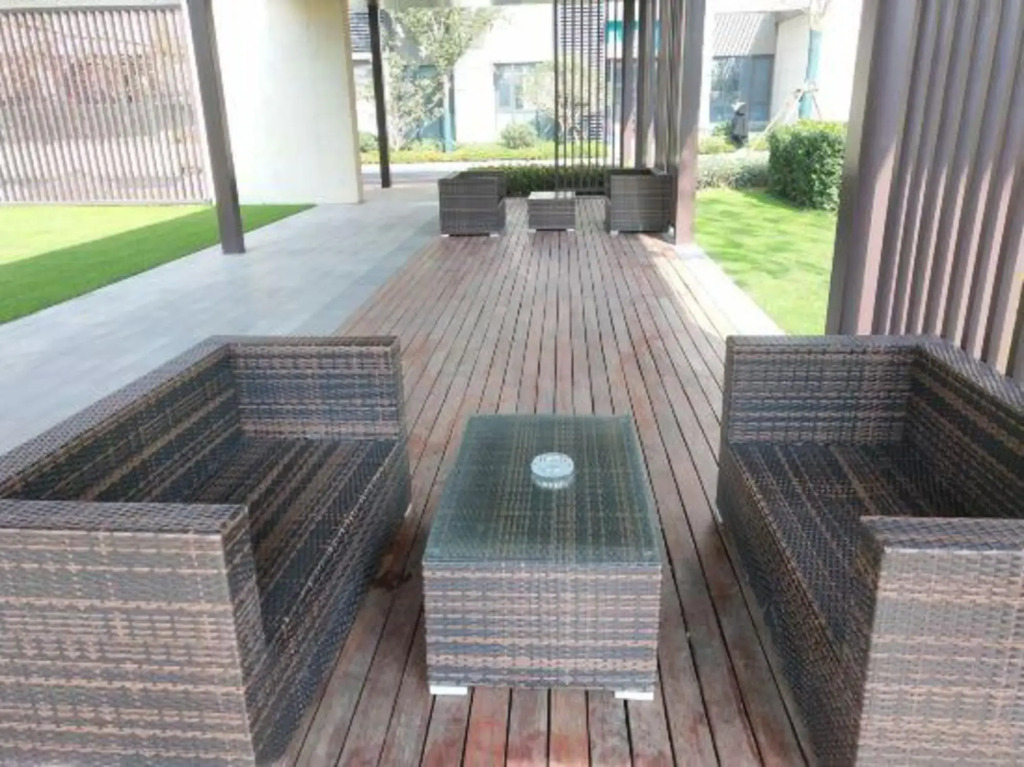 Чжэнчжоу: Le Ju Hotel(Zhengzhou Diehu Park Riverside Metro Station)