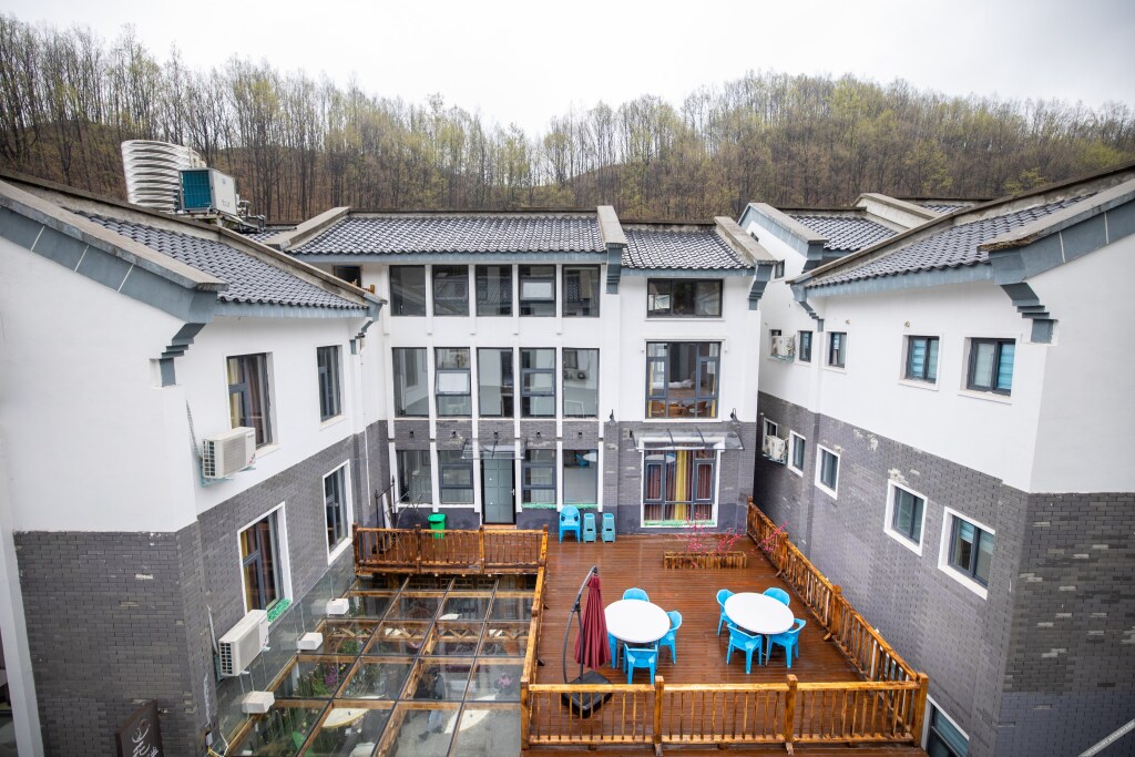 Лоян: Laojun Mountain Flower Bank Mountain Residence Inn