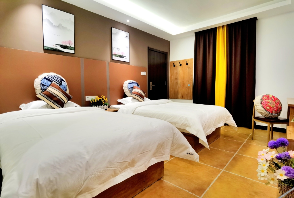 Лоян: Laojun Mountain Flower Bank Mountain Residence Inn