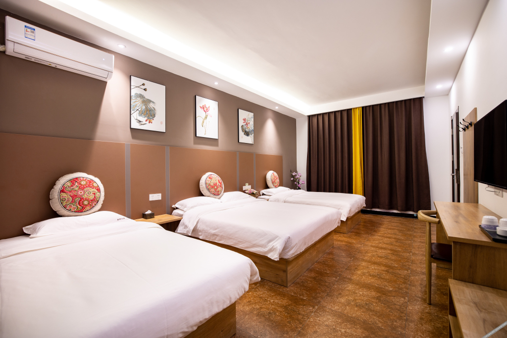 Лоян: Laojun Mountain Flower Bank Mountain Residence Inn