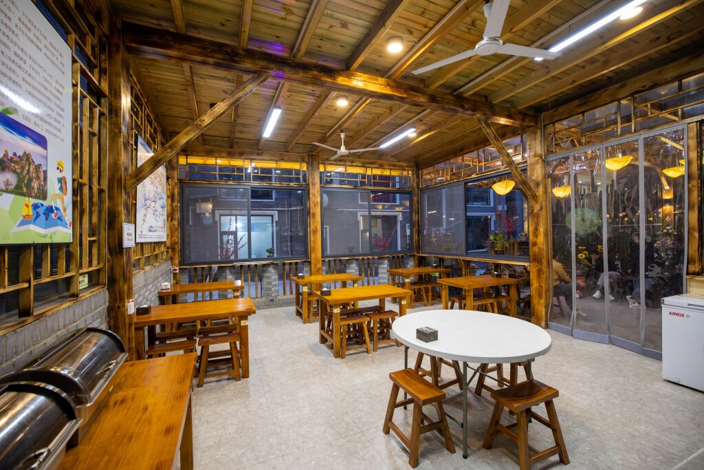 Лоян: Laojun Mountain Flower Bank Mountain Residence Inn