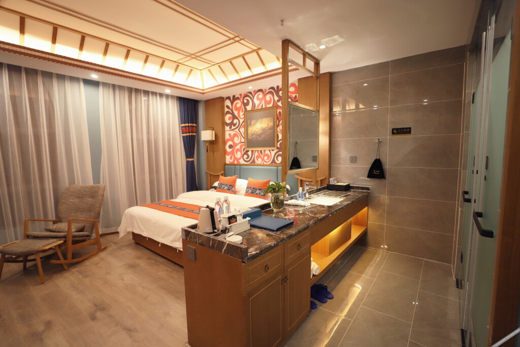 Вэньшань: 56 Nationalities Hotel