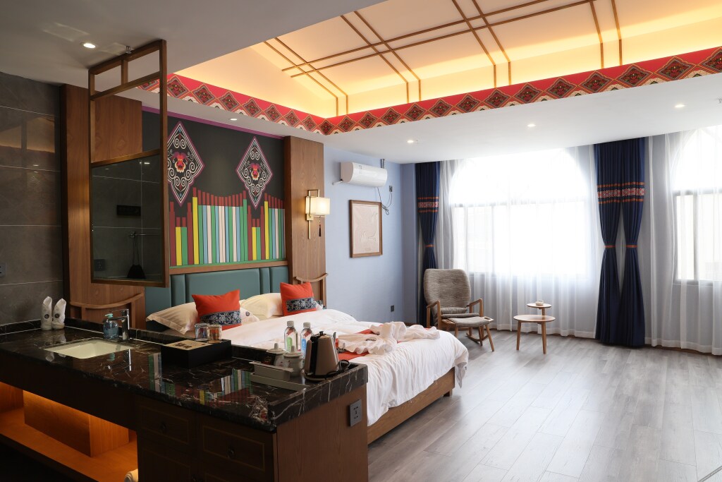 Вэньшань: 56 Nationalities Hotel