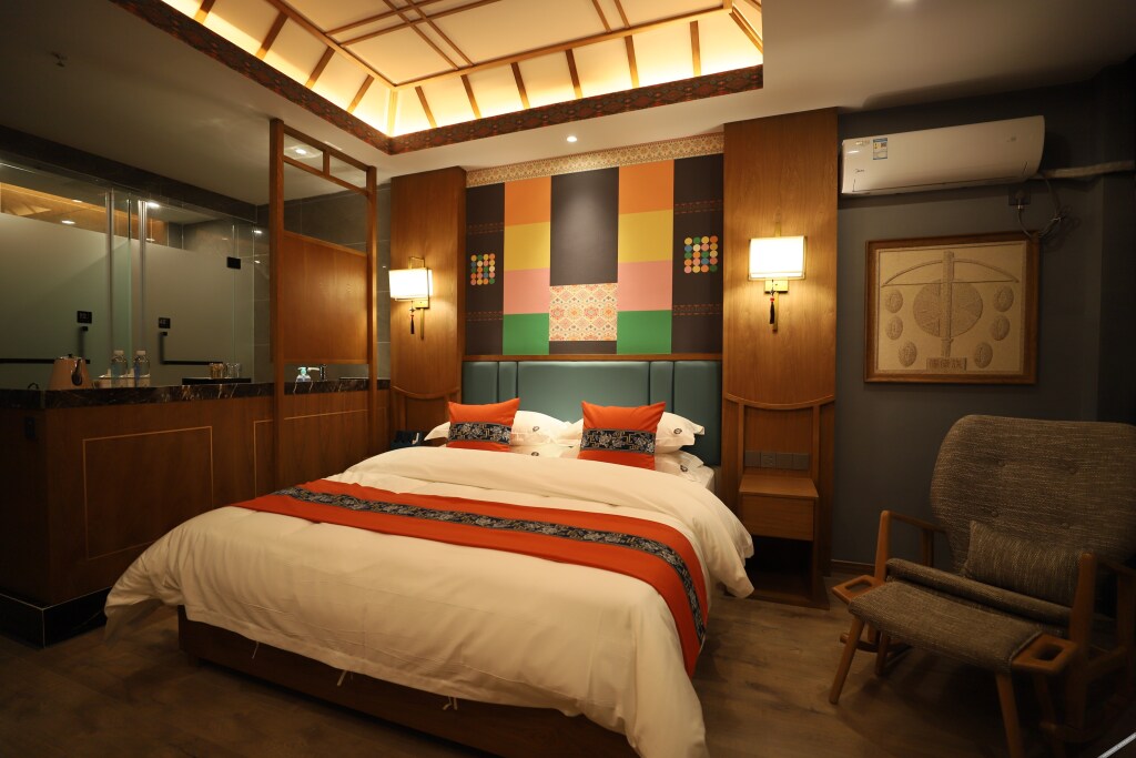 Вэньшань: 56 Nationalities Hotel