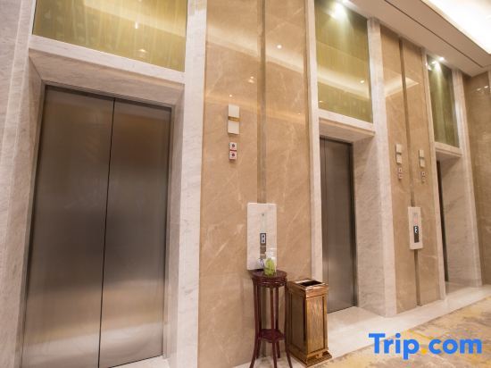 Наньян: Dengzhou Ruihua Pengyi Hotel