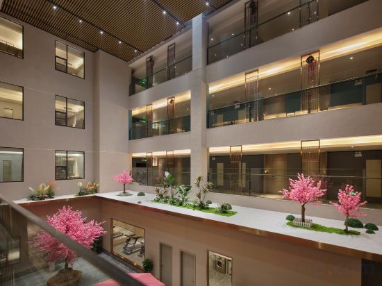 Йиян: Daems Grand Hotel(Yuanjiang Rainbow island)