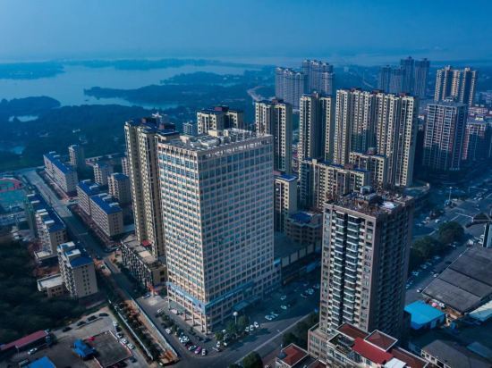 Йиян: Daems Grand Hotel(Yuanjiang Rainbow island)
