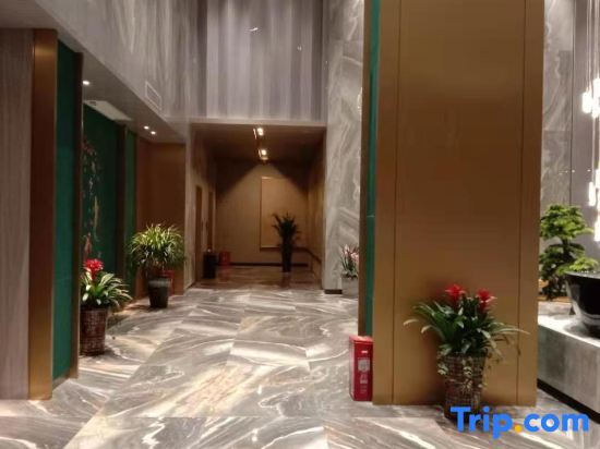 Йиян: Daems Grand Hotel(Yuanjiang Rainbow island)