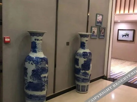 Ляньюньган: Home Inn Huaxuan Hotel (Yiguanlan International Shop)