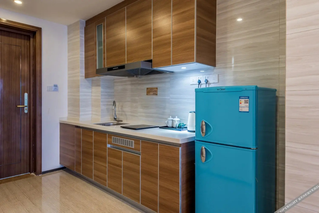 Янгиианг: Yangjiang Hailing Island Chunnuan Huakai Apartment