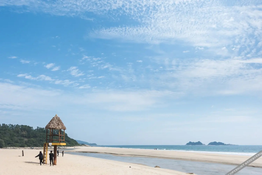 Янгиианг: Yangjiang Hailing Island Chunnuan Huakai Apartment